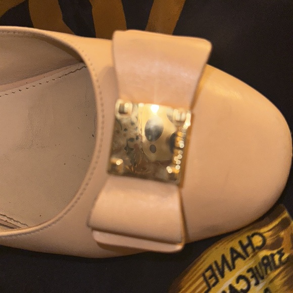 COLE HAAN CLASSY FRONT BOW CHUNKY HEEL - Picture 7 of 8